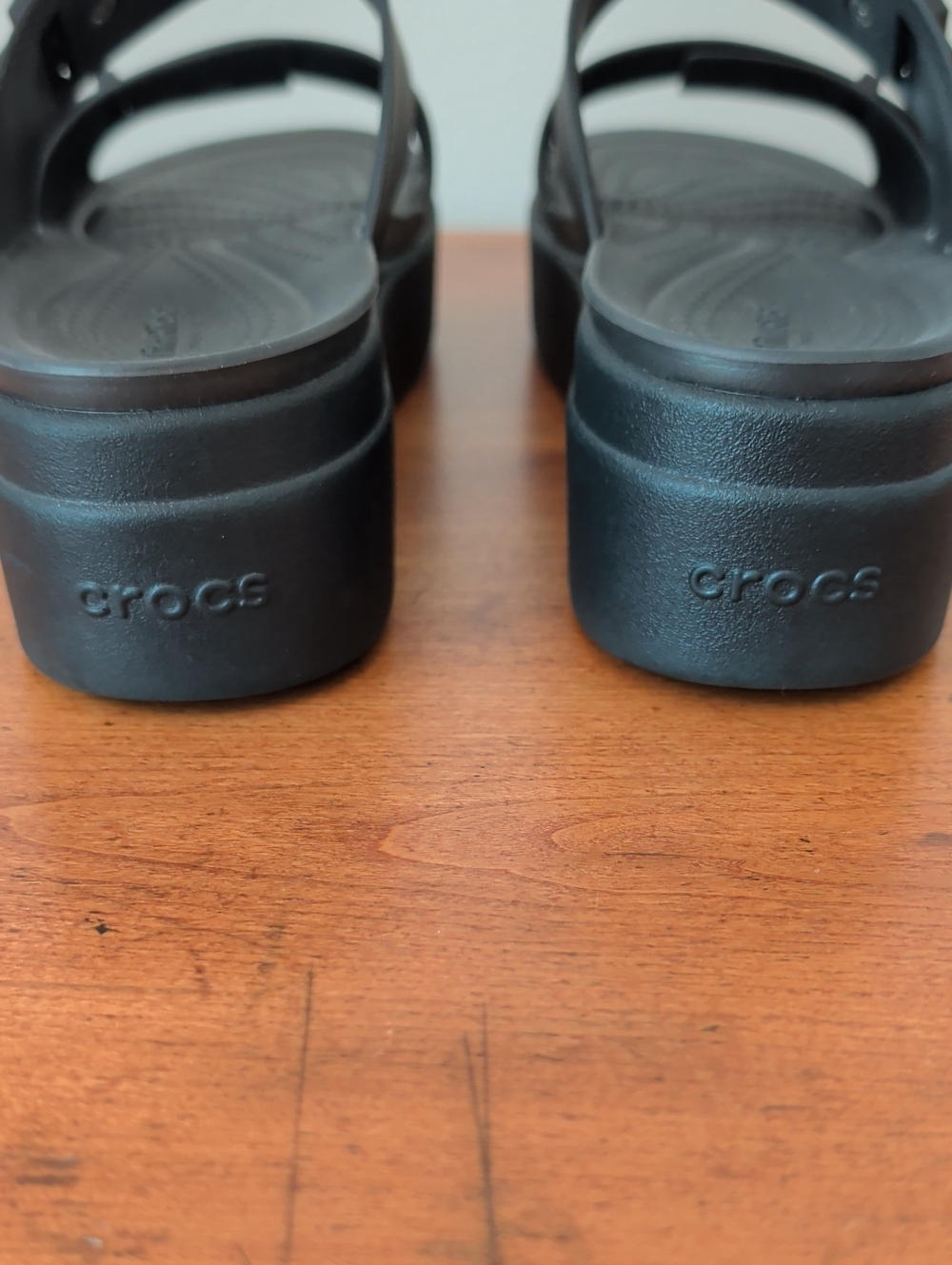 CROCS Brooklyn Buckle Low Wedge Sandal - Size 8 - Picture 6 of 11